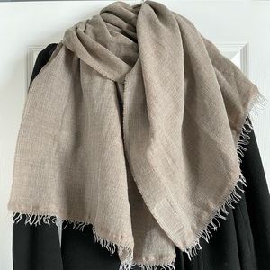 Beige 100% cashmere scarf